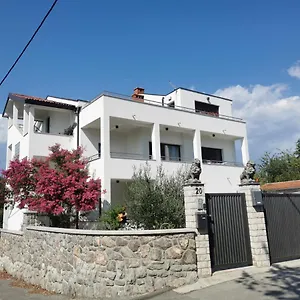  Apartman Nika