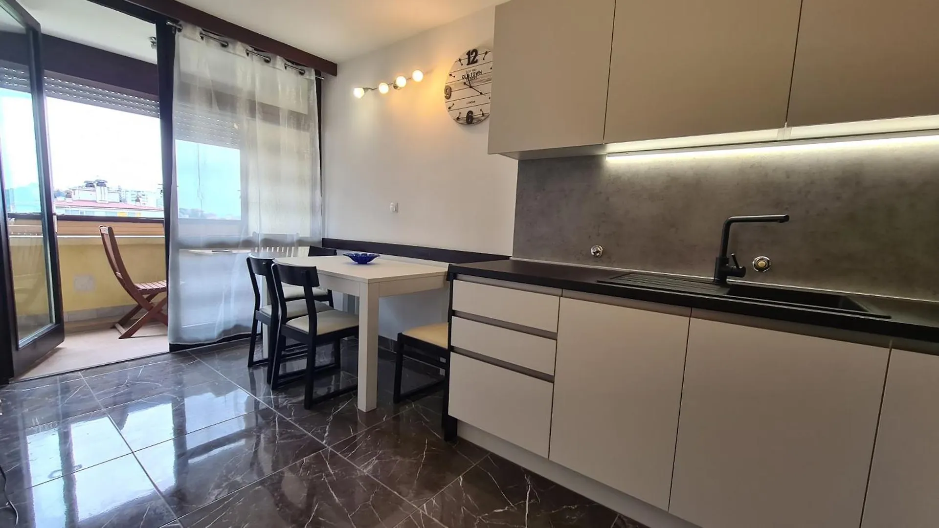 Urbana Rijeka Apartment 0*,